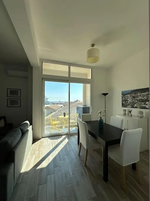 Crispi 89 - Sea View Apartment Palermo Italy
