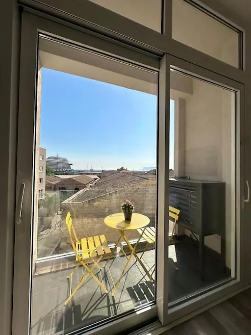 Crispi 89 - Sea View Apartment Palermo Italy