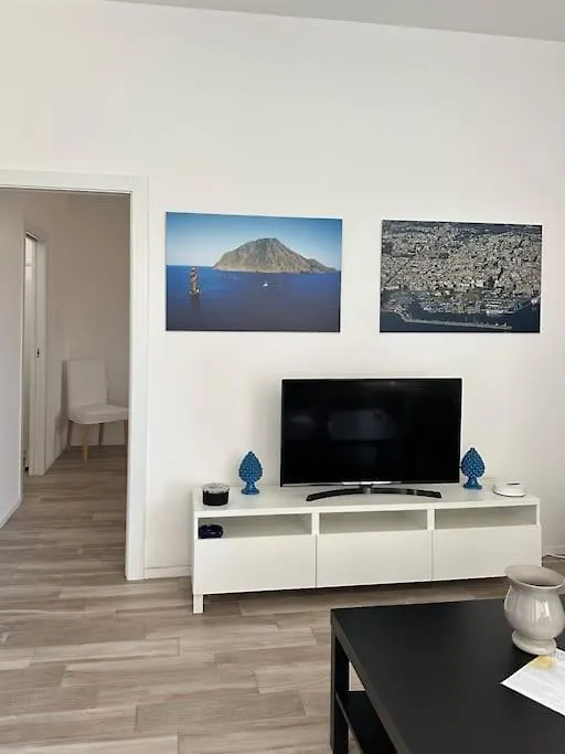 Crispi 89 - Sea View Apartment Palermo Italy